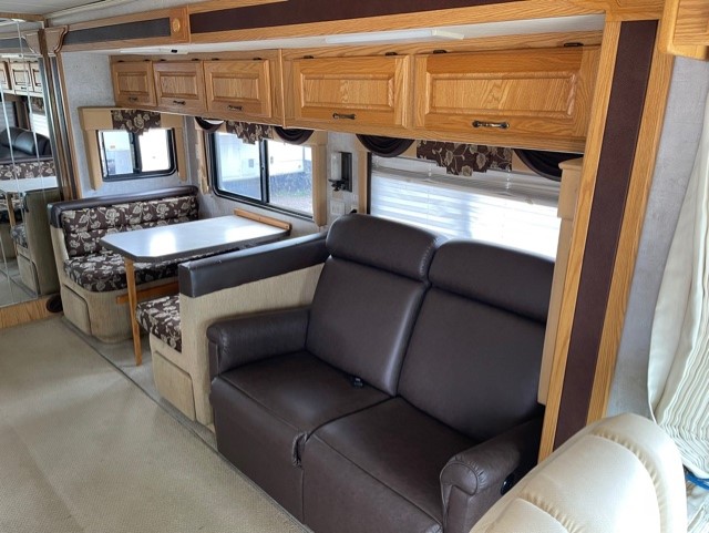 2005 Monico Knight M-40PLQ - Premier Auto and RV