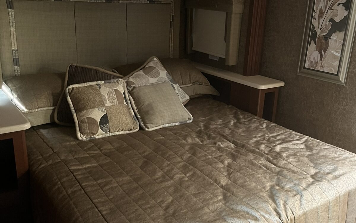 2014 Thor Pallazzo M36 Premier Auto and RV